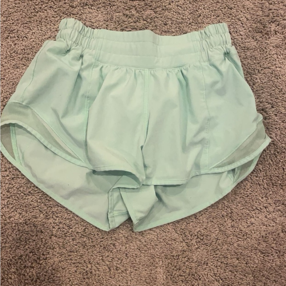 green lululemon hotty hots size 2 in 2.5 inch